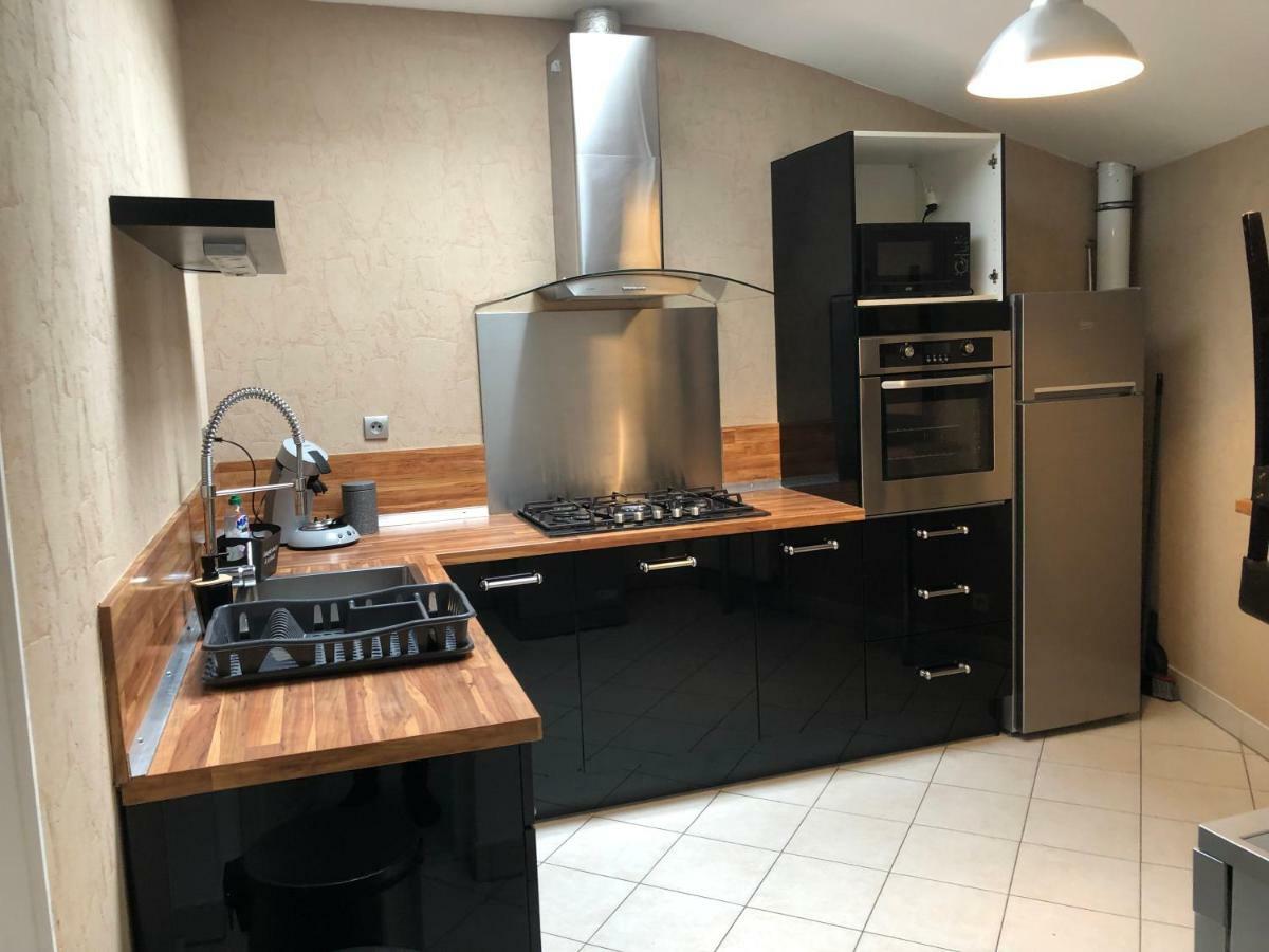 Spacieux appartement 2/6 pers 110m² proche CNPE Lagnieu Buitenkant foto